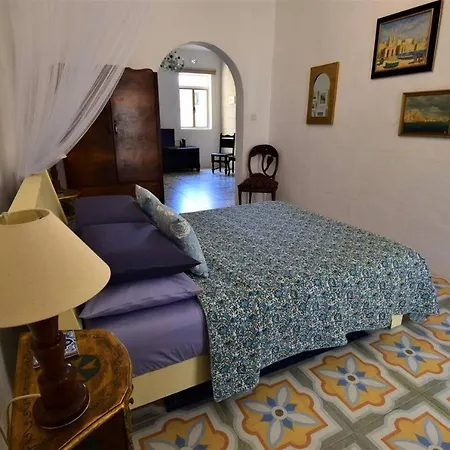 아파트 Stylish Maltese Retreat- Stunning Water Views & Ac