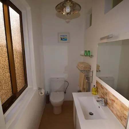 Stylish Maltese Retreat- Stunning Water Views & Ac Cospicua