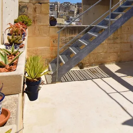 Stylish Maltese Retreat- Stunning Water Views & Ac * Cospicua