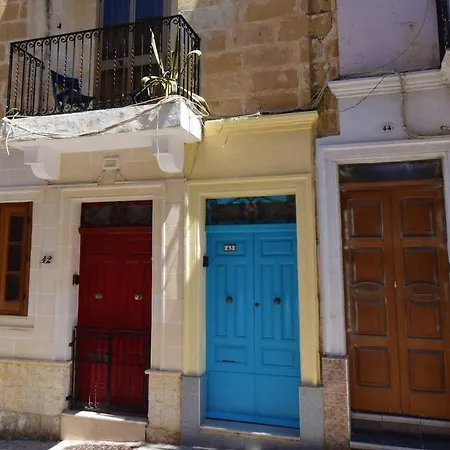Stylish Maltese Retreat- Stunning Water Views & Ac * Cospicua