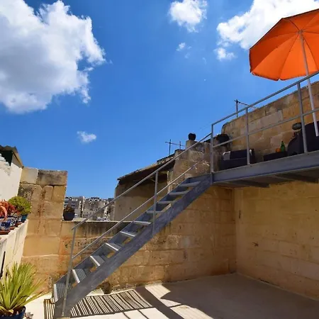 Stylish Maltese Retreat- Stunning Water Views & Ac شقة Cospicua