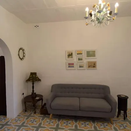 Stylish Maltese Retreat- Stunning Water Views & Ac شقة